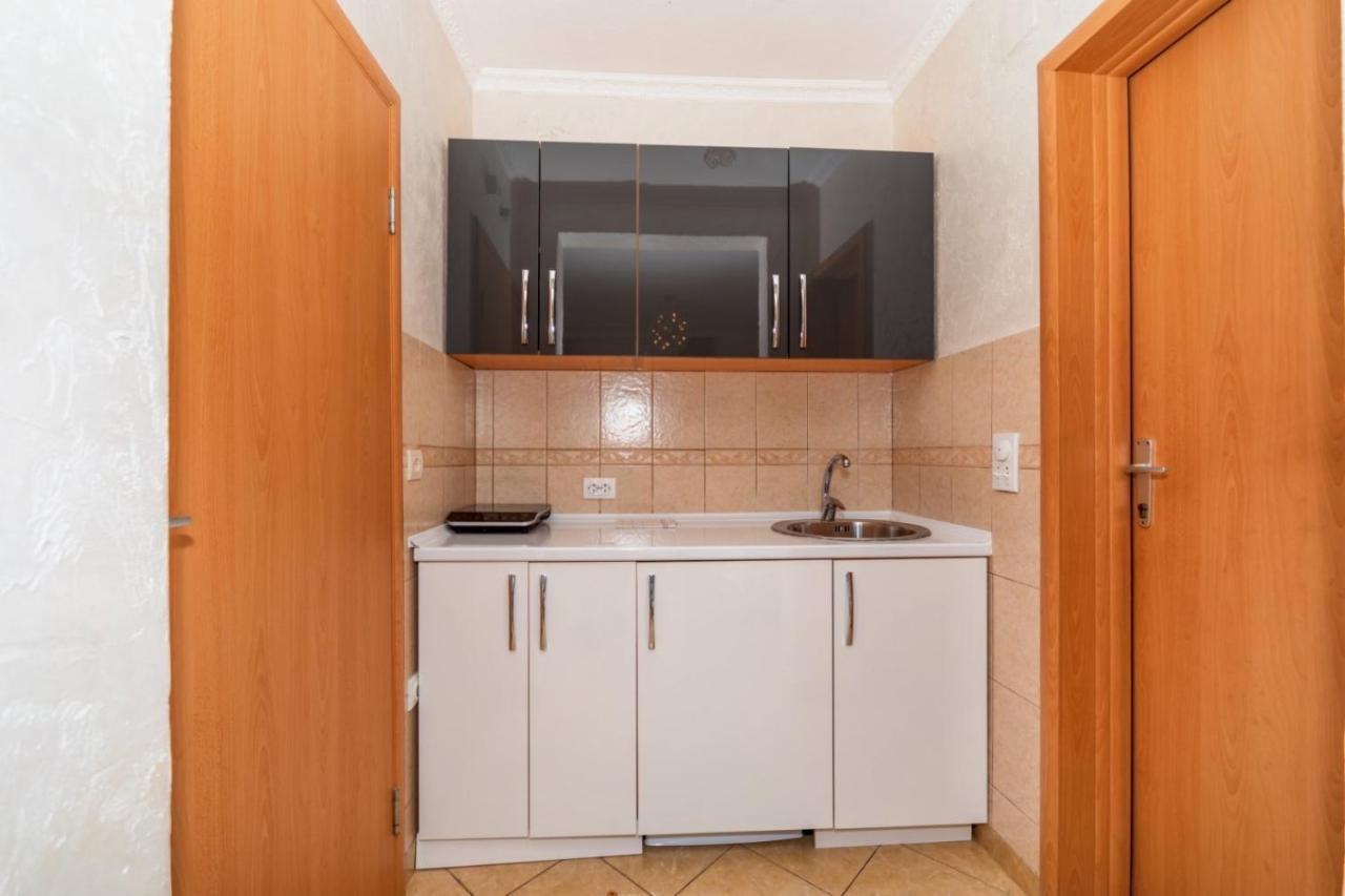 Ani Apartmani Dobra Voda Eksteriør billede